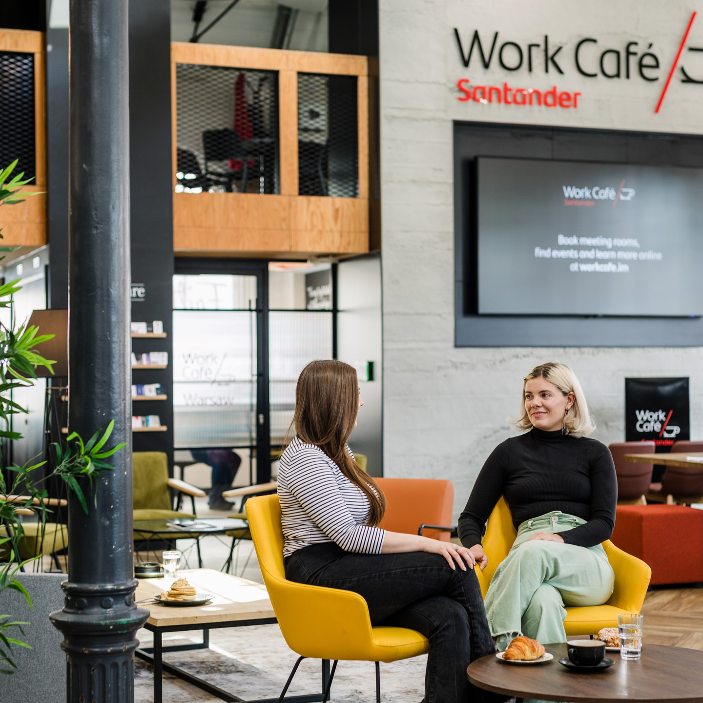Santander Cafe Meetings 167 (1)